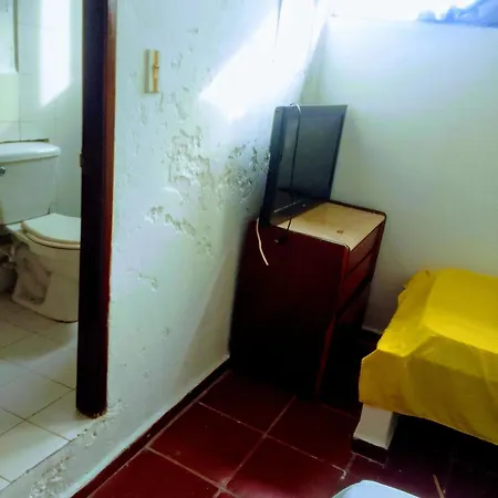 Rooftop Hostal Crisanto Luque Guest house *